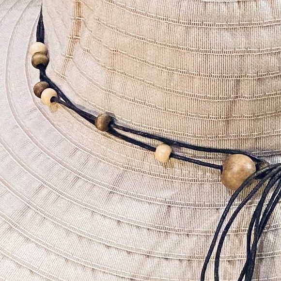 🌟HP🌟VTG NWOT Packable Tan Ribbon Floppy Wood Bead Band Hat OS - Picture 2 of 8